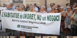 El crit dels barris davant el Parlament: NO A L’ESPECULACIÓ URBANÍSTICA